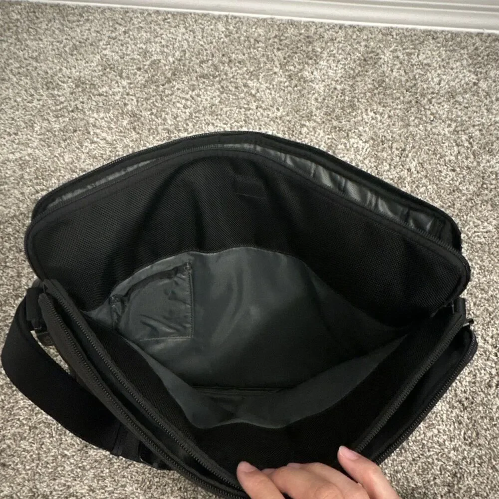 Tumi T-Tech Expandable Black Crossbody Briefcase Bag 58614D